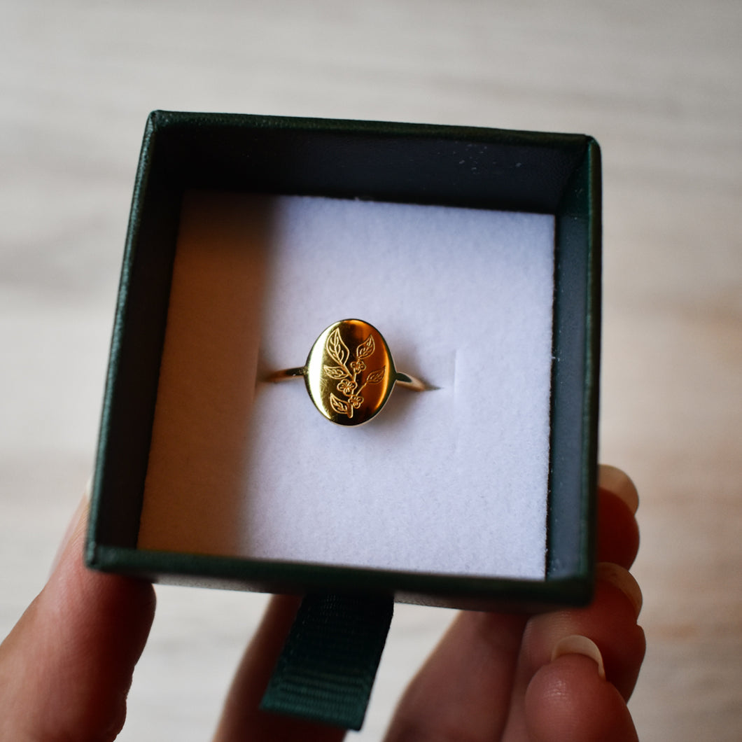 Camellia Sinensis Oval Ring