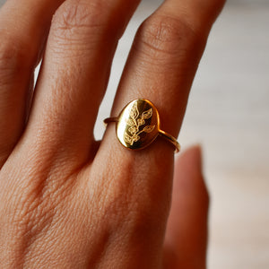 Camellia Sinensis Oval Ring